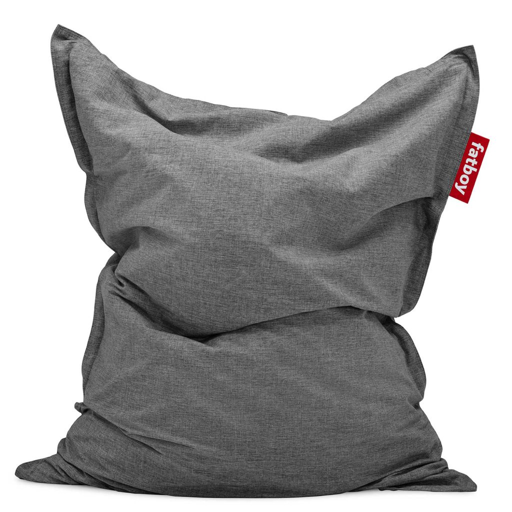 Der graue Fatboy Original Outdoor Sitzsack ist ein flexibler Lieblingsplatz für draußen und drinnen. Hygge pur!