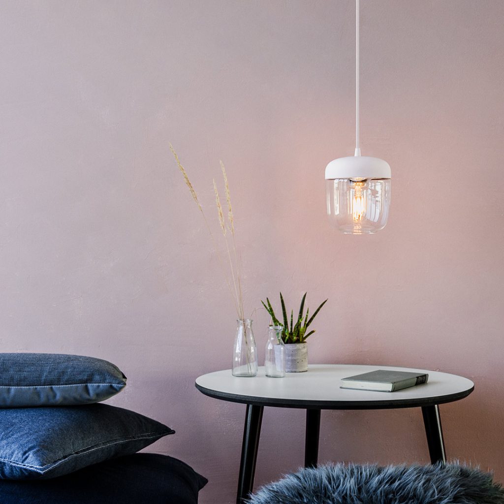 Umage Acorn Leuchte im skandinavischen Lagom-Stil.